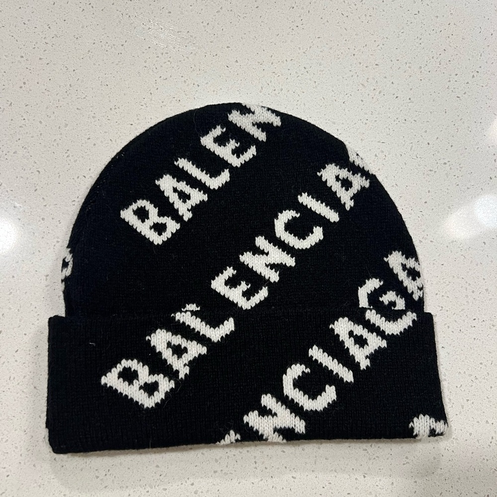 Balenciaga Beanie- brand new